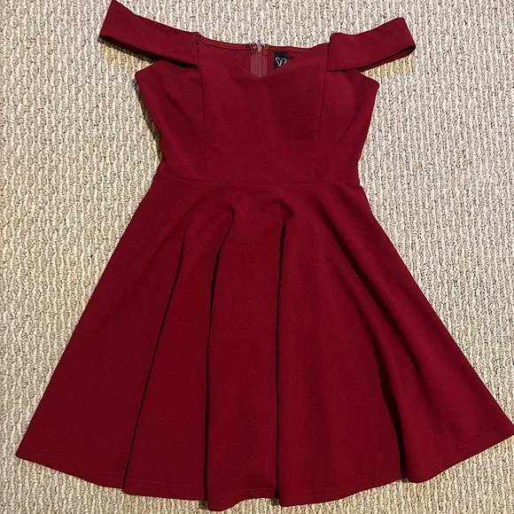 Windsor Dress - Picture 2 of 11